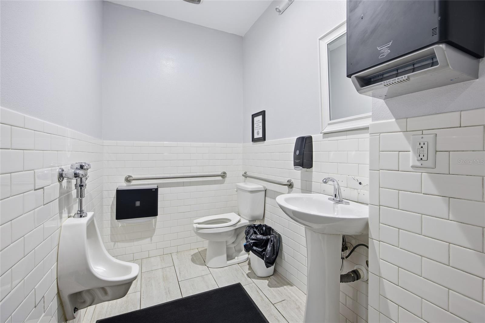 Image 29 of 62 For 20761 Highway 27