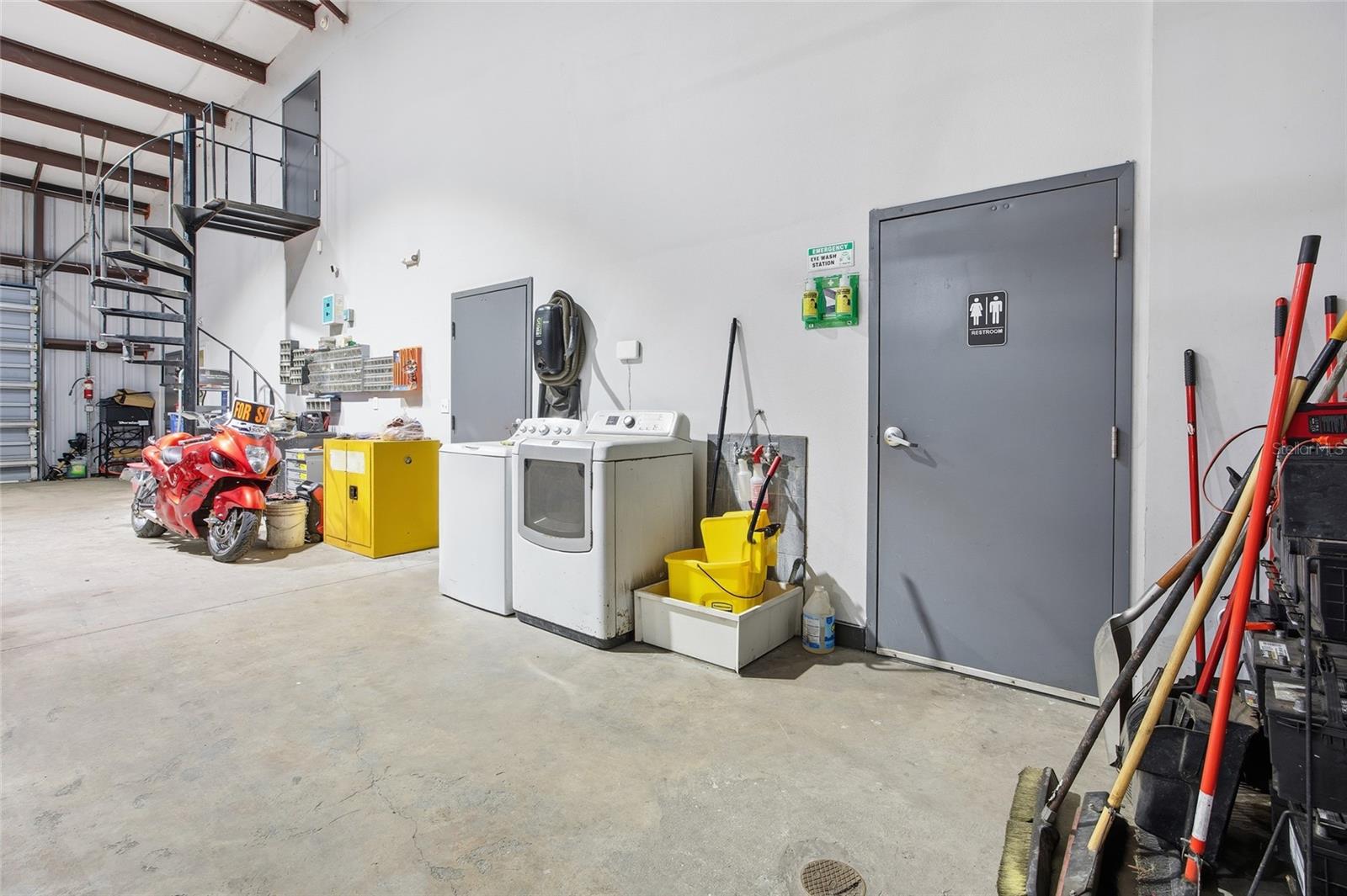 Image 30 of 62 For 20761 Highway 27