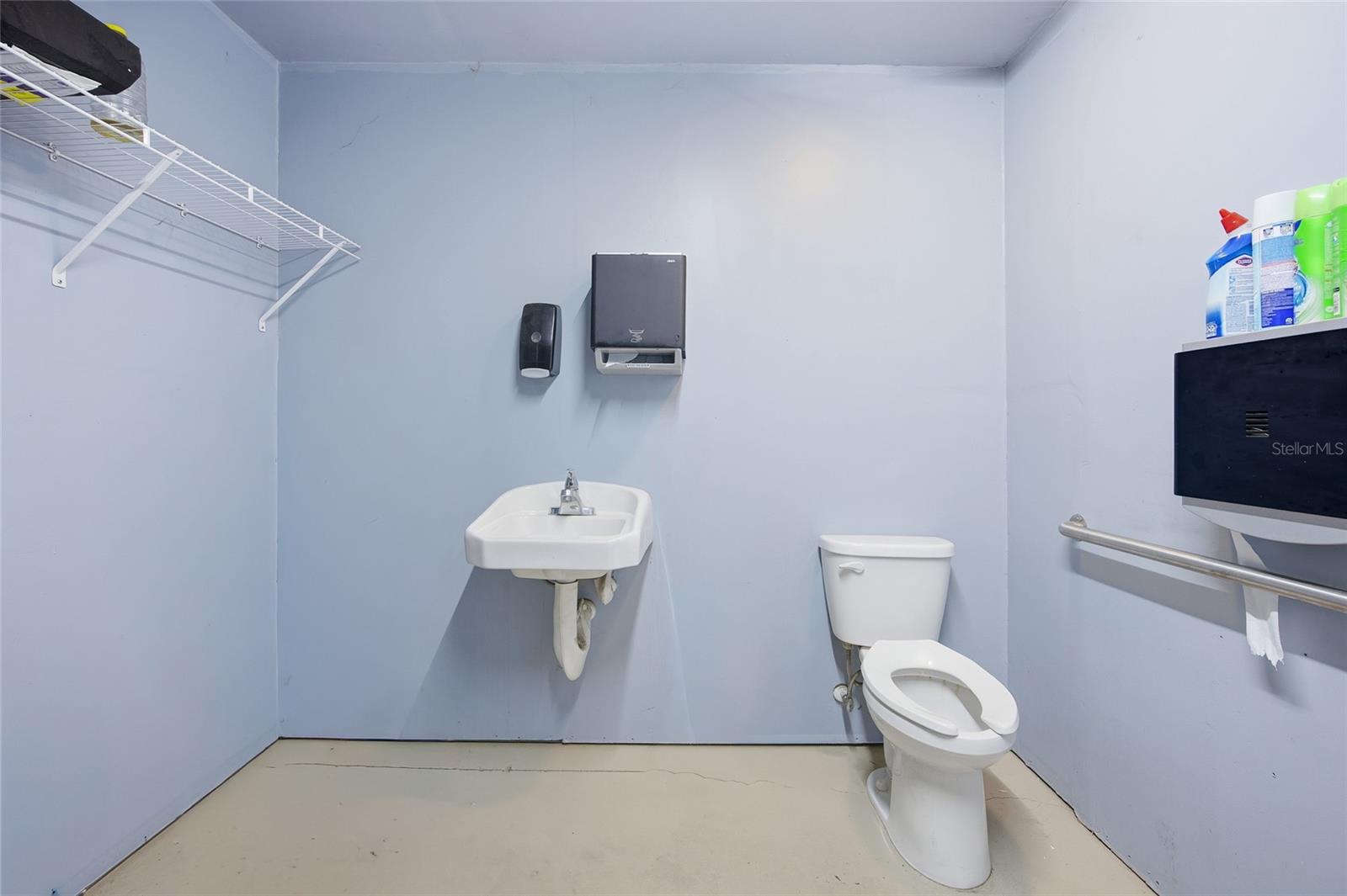 Image 49 of 62 For 20761 Highway 27