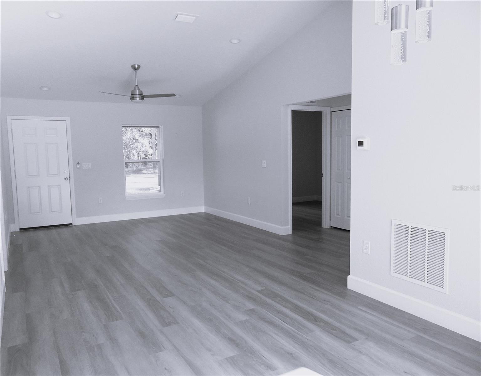 Image 4 of 13 For 13558 114th Lane