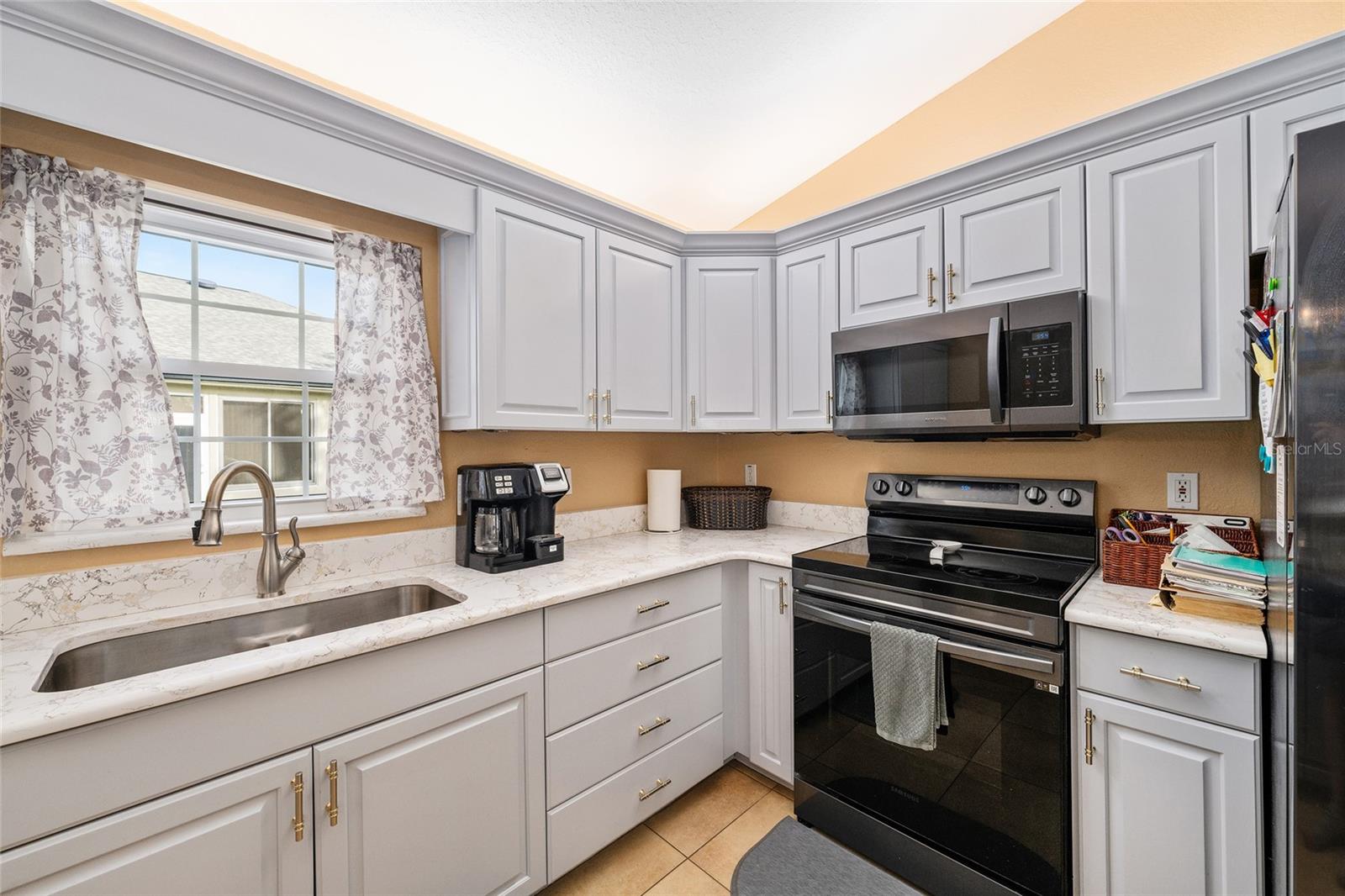 Image 19 of 67 For 8516 137th Loop