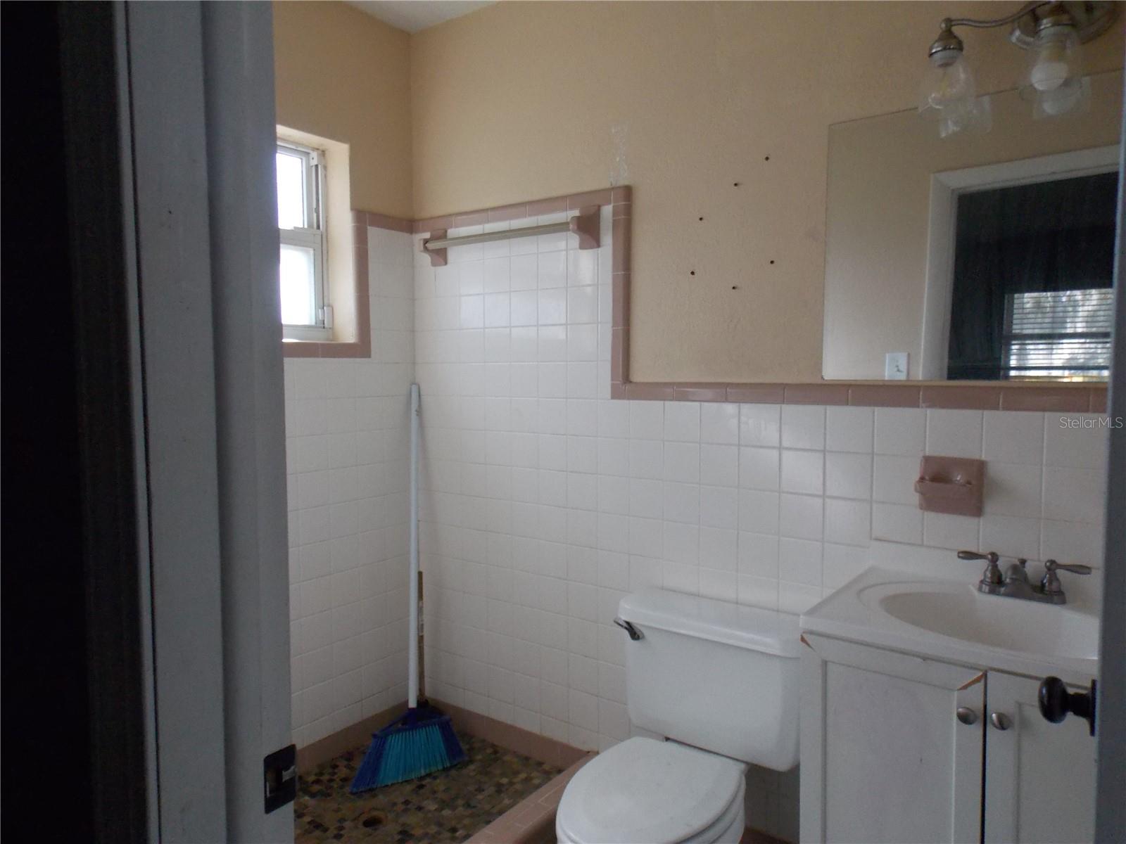 Image 12 of 19 For 1827 7th Avenue