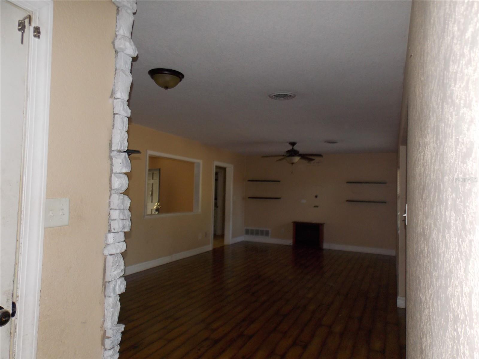 Image 14 of 19 For 1827 7th Avenue