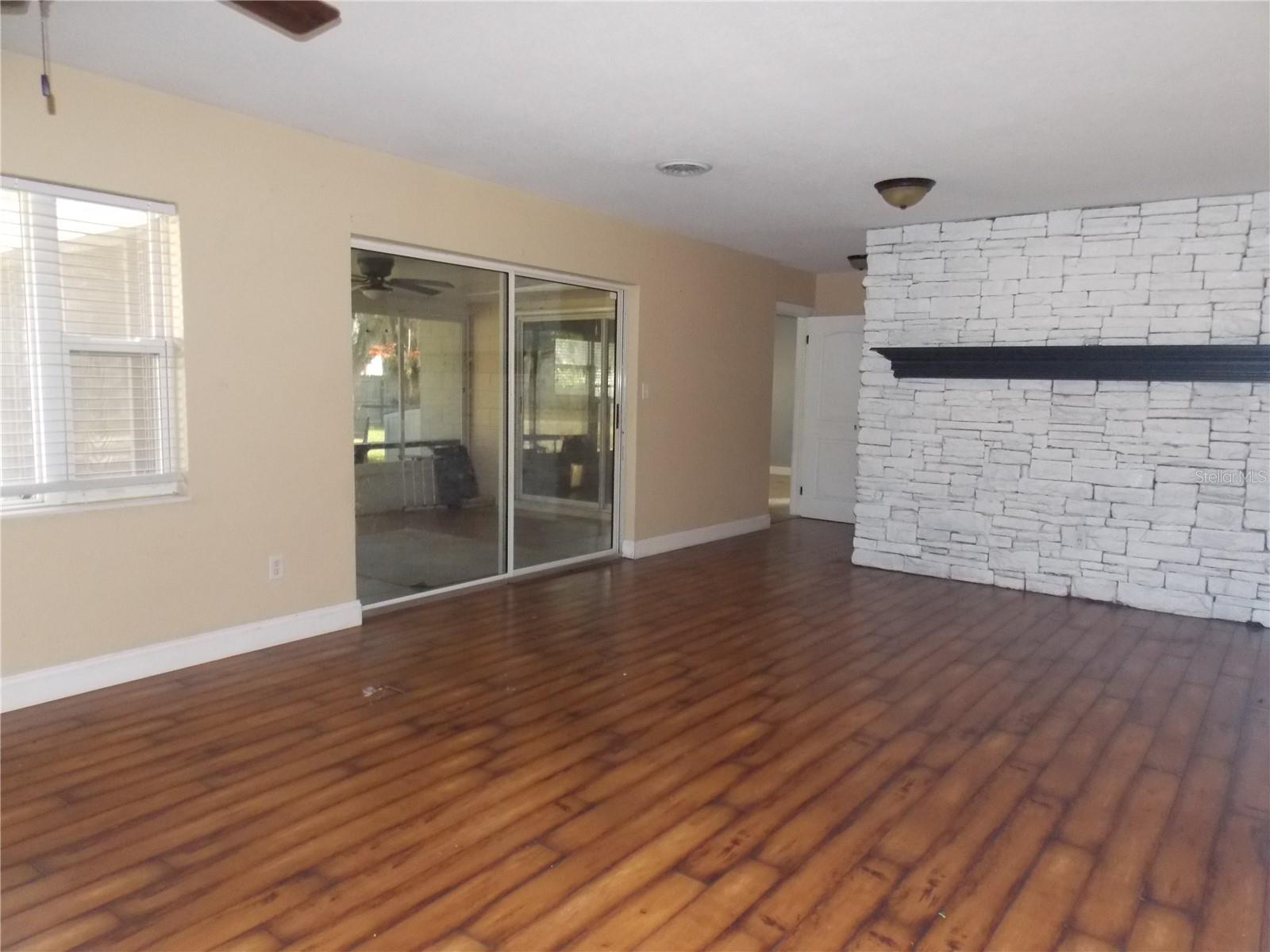 Image 6 of 19 For 1827 7th Avenue