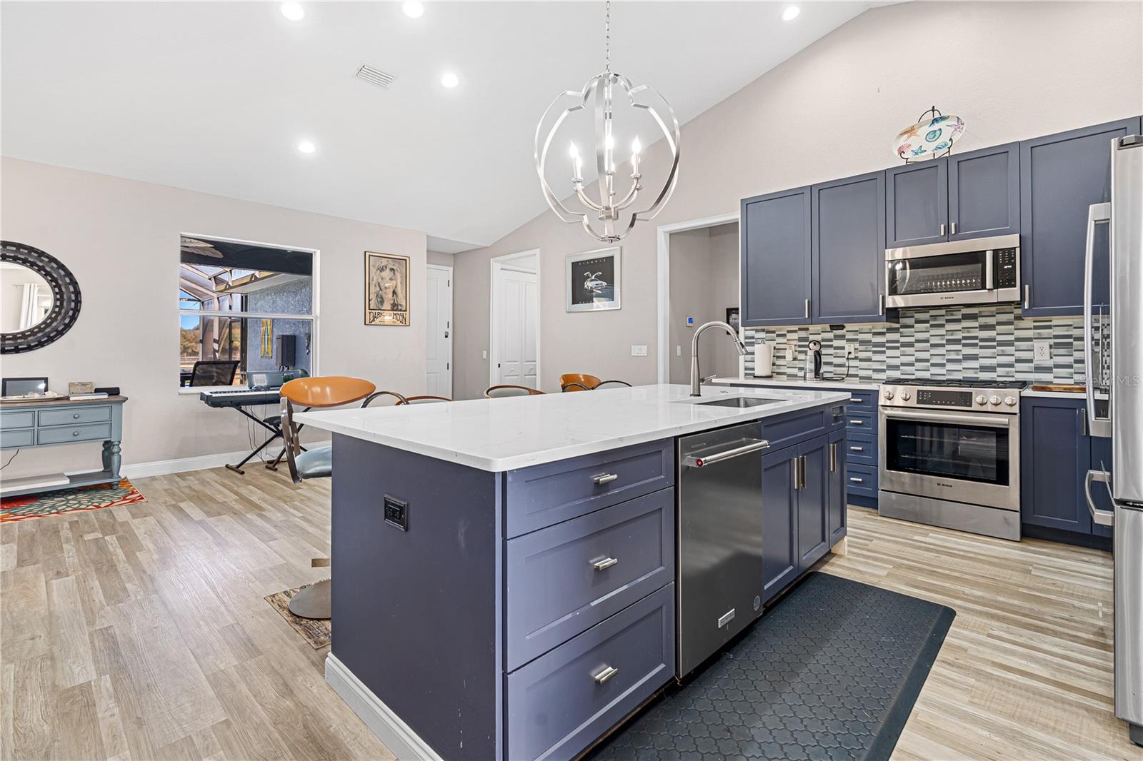 Listing photo id 12 for 16421 Highway 326