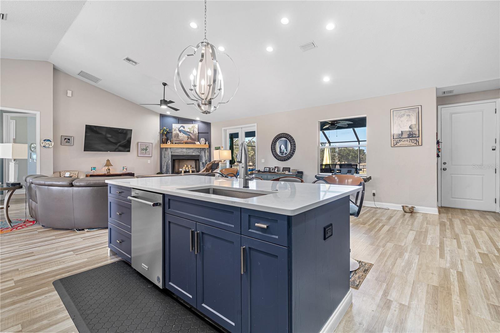 Listing photo id 14 for 16421 Highway 326