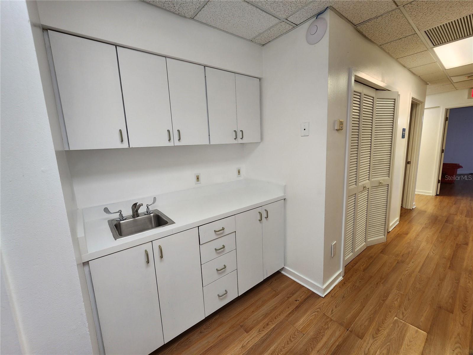 Image 10 of 22 For 150 17 Street 701