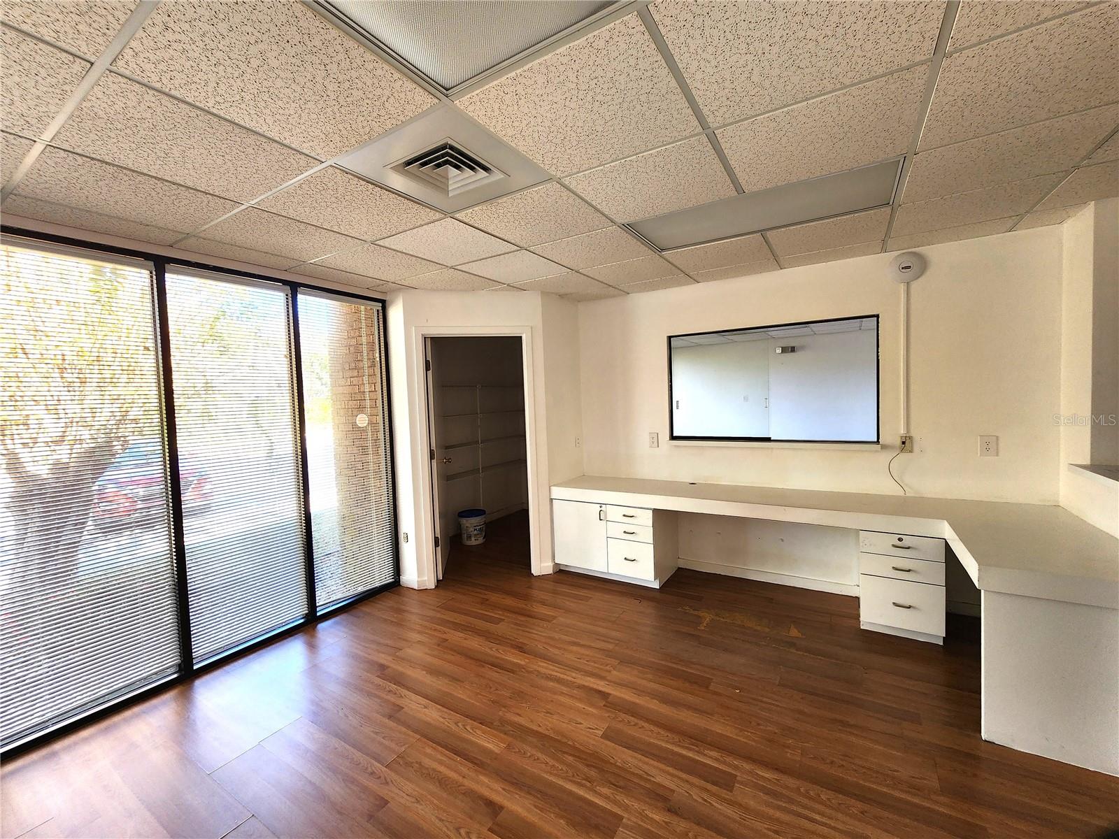 Image 6 of 22 For 150 17 Street 701