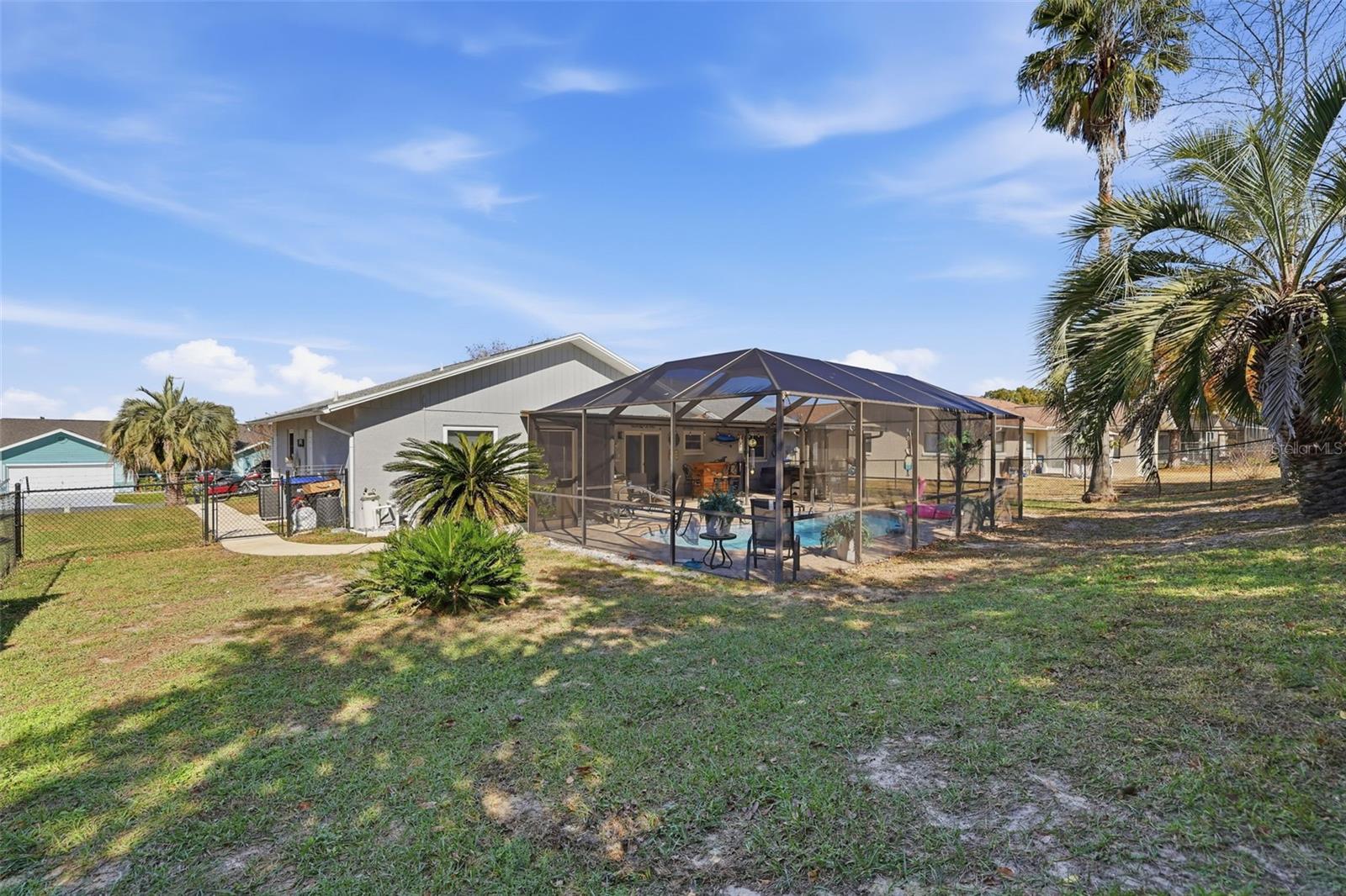 Listing photo id 23 for 3776 Honeylocust Drive