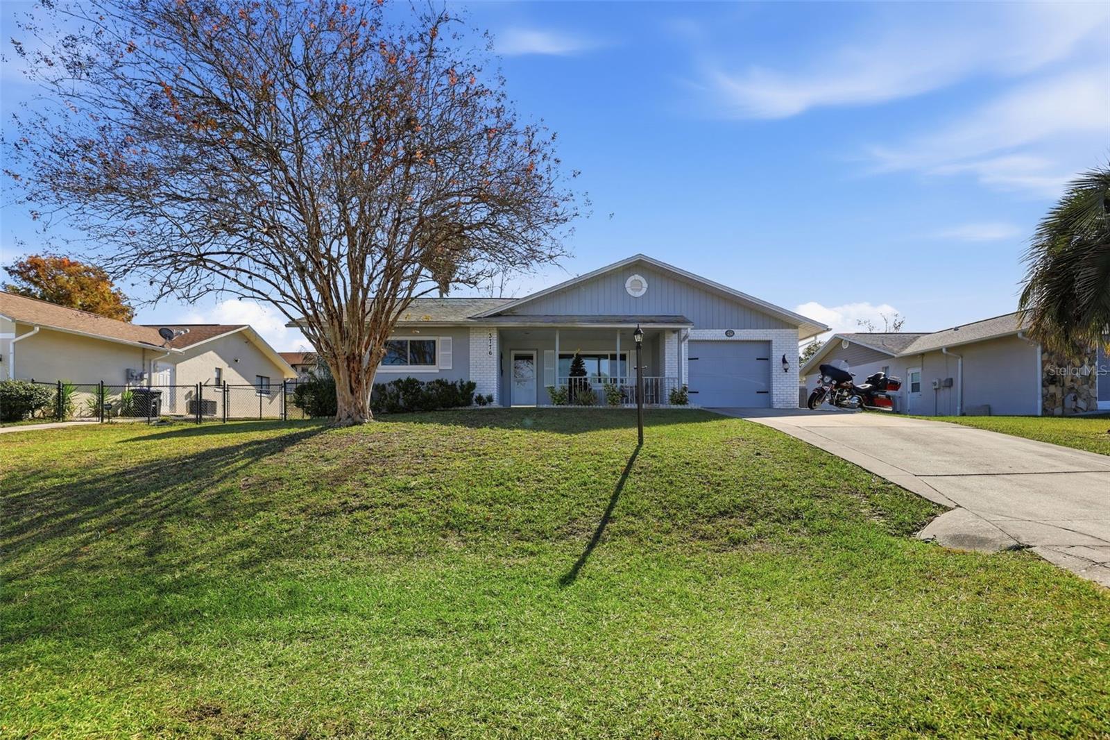 Listing photo id 3 for 3776 Honeylocust Drive