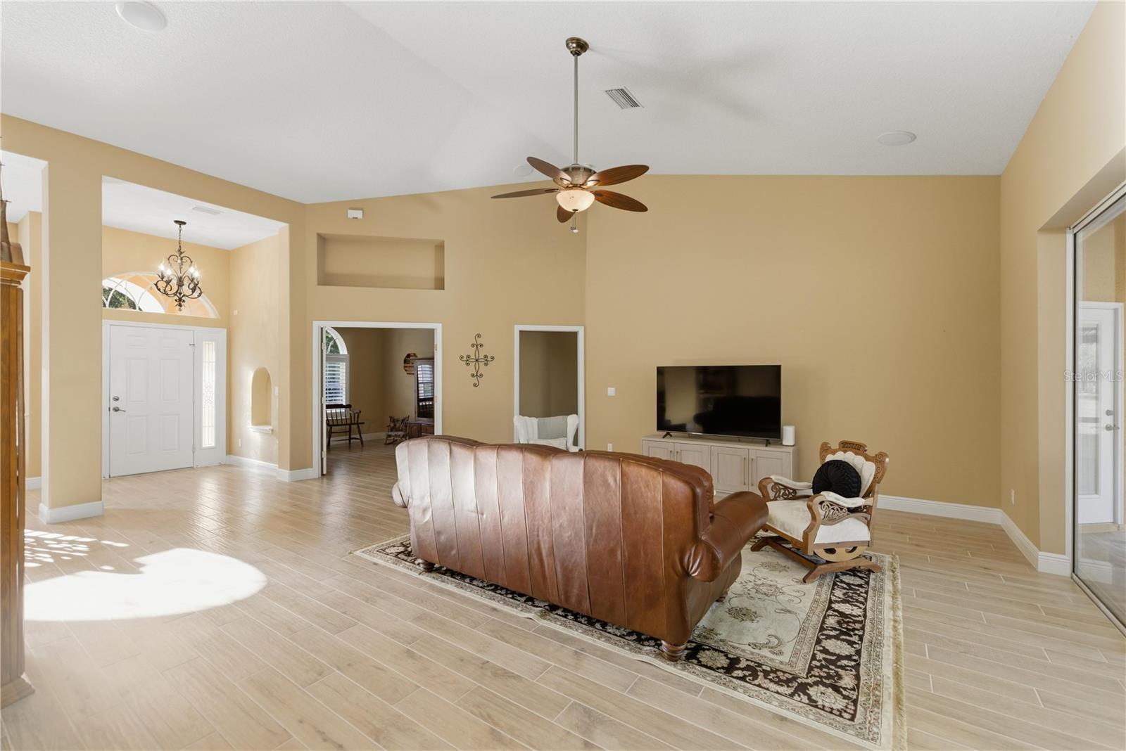 Image 9 of 36 For 7145 181st Avenue