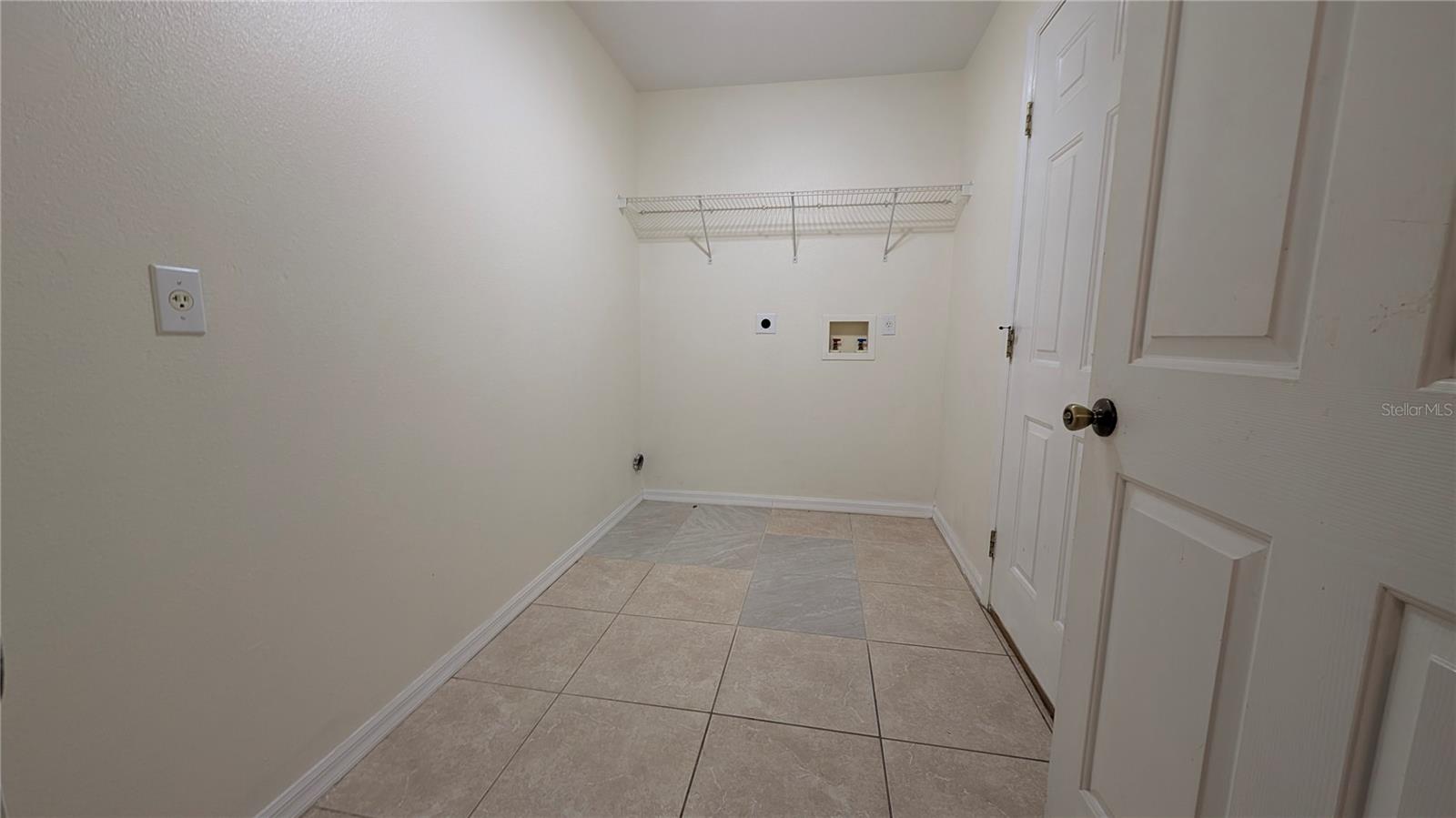 Image 15 of 28 For 26 Hemlock Terrace Drive