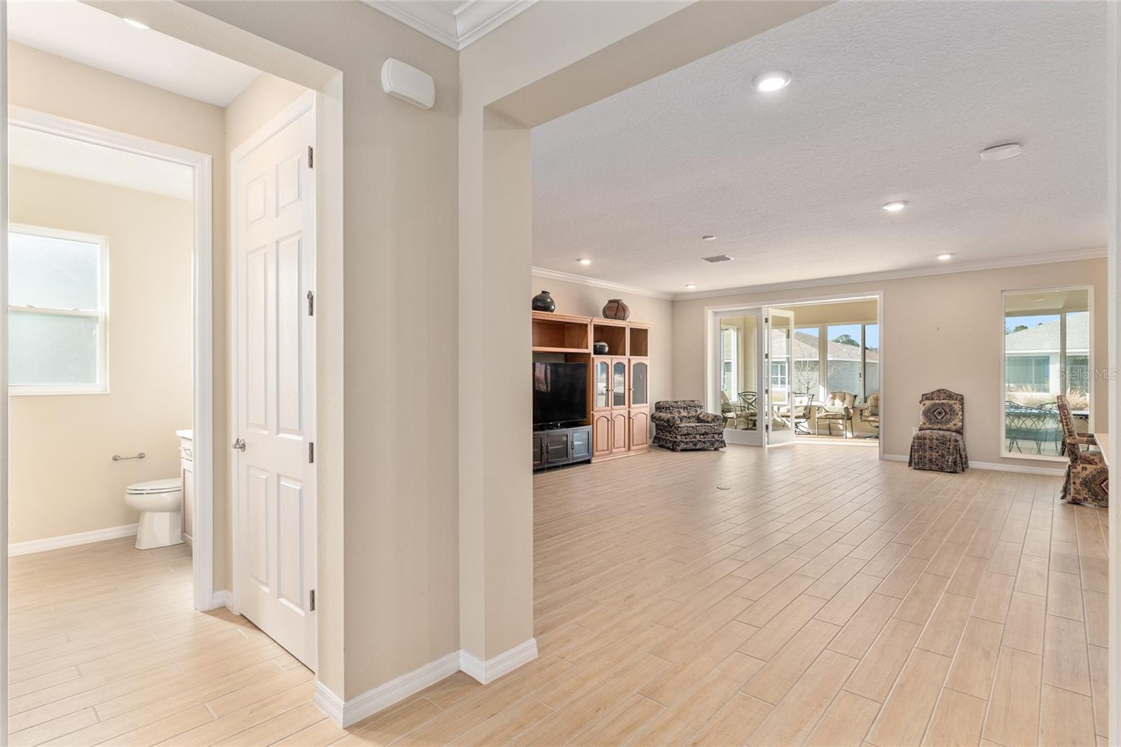 Image 11 of 69 For 10621 98th Lane