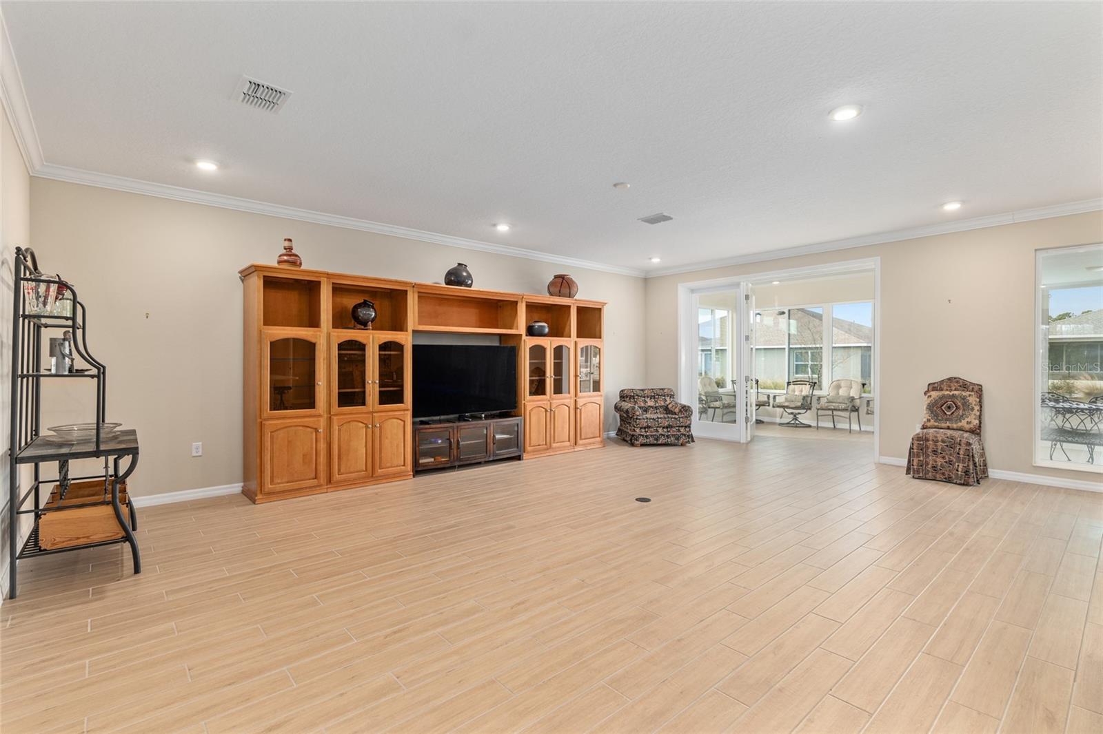 Image 13 of 69 For 10621 98th Lane