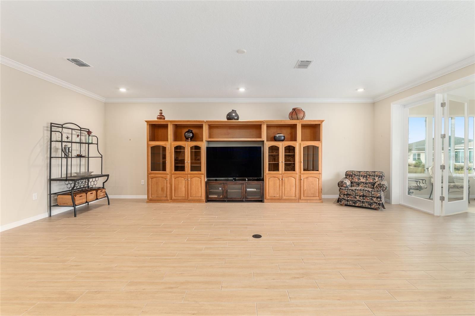 Image 14 of 69 For 10621 98th Lane