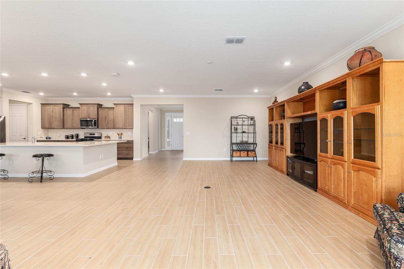 Image 15 of 69 For 10621 98th Lane