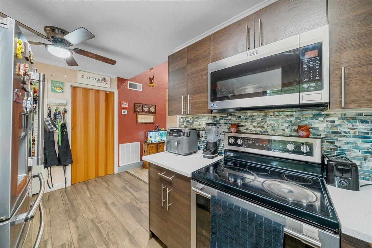 Image 15 of 62 For 8307 Esperanza Street