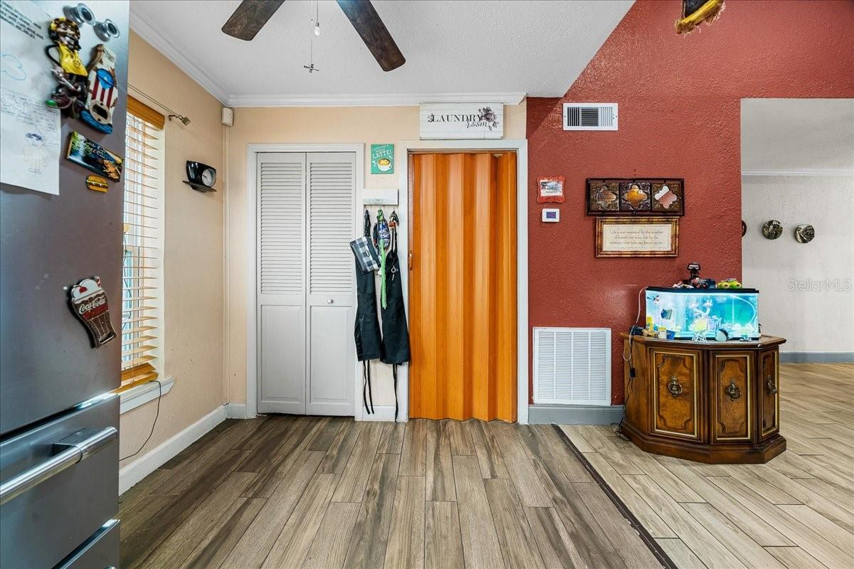 Image 16 of 62 For 8307 Esperanza Street