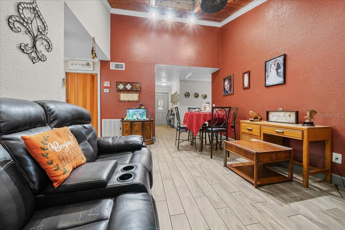 Image 19 of 62 For 8307 Esperanza Street