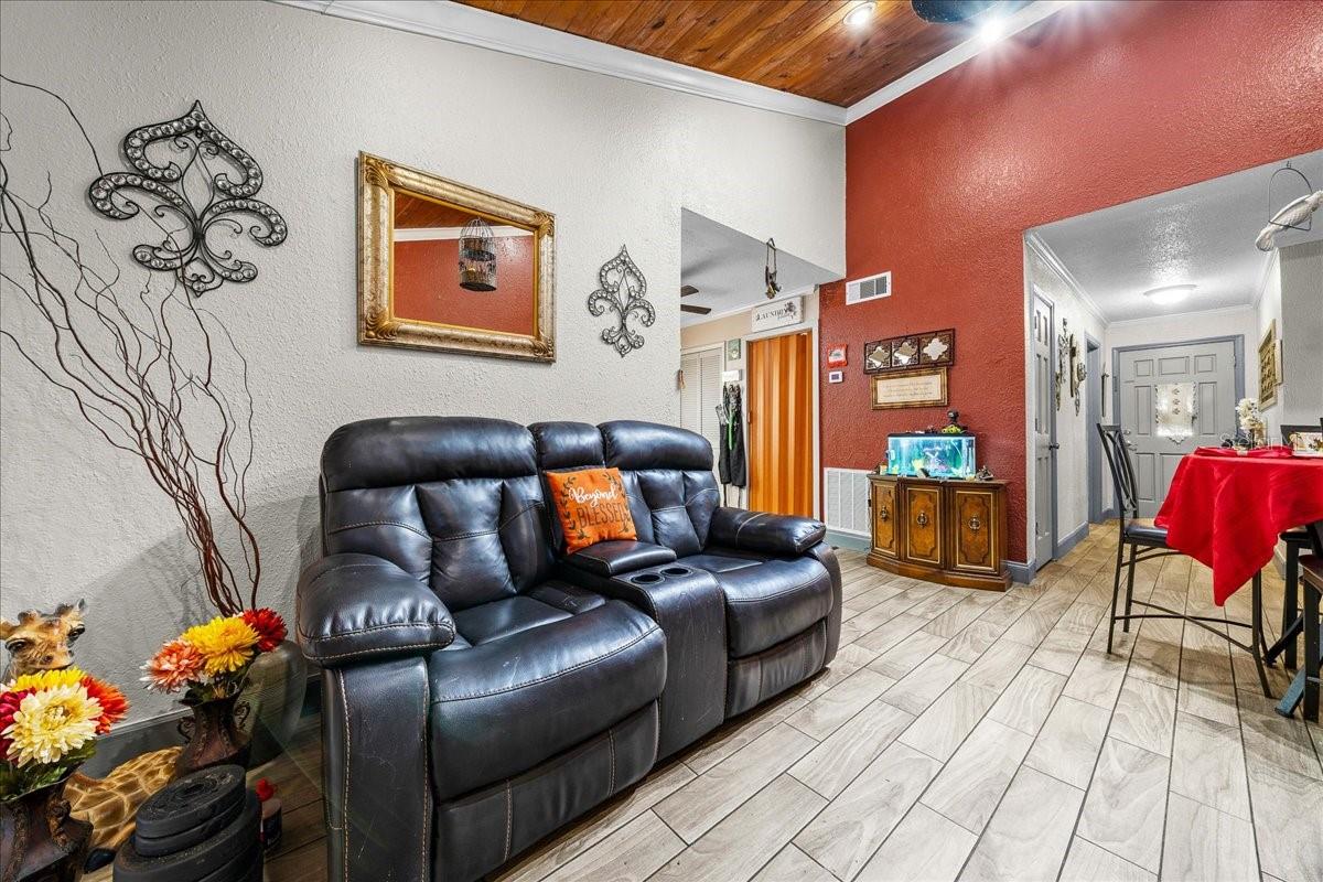 Image 20 of 62 For 8307 Esperanza Street