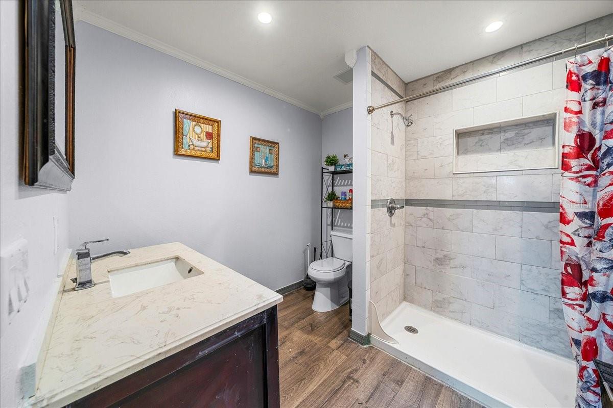 Image 24 of 62 For 8307 Esperanza Street