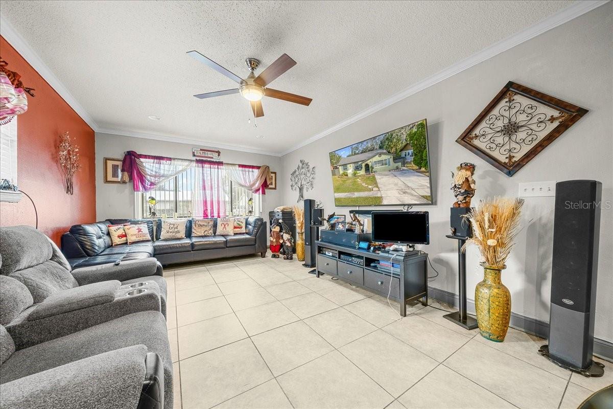 Image 8 of 62 For 8307 Esperanza Street