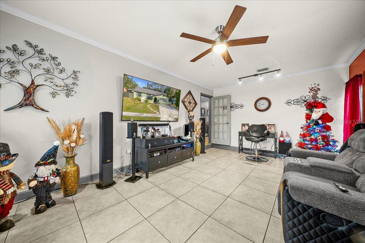 Image 9 of 62 For 8307 Esperanza Street