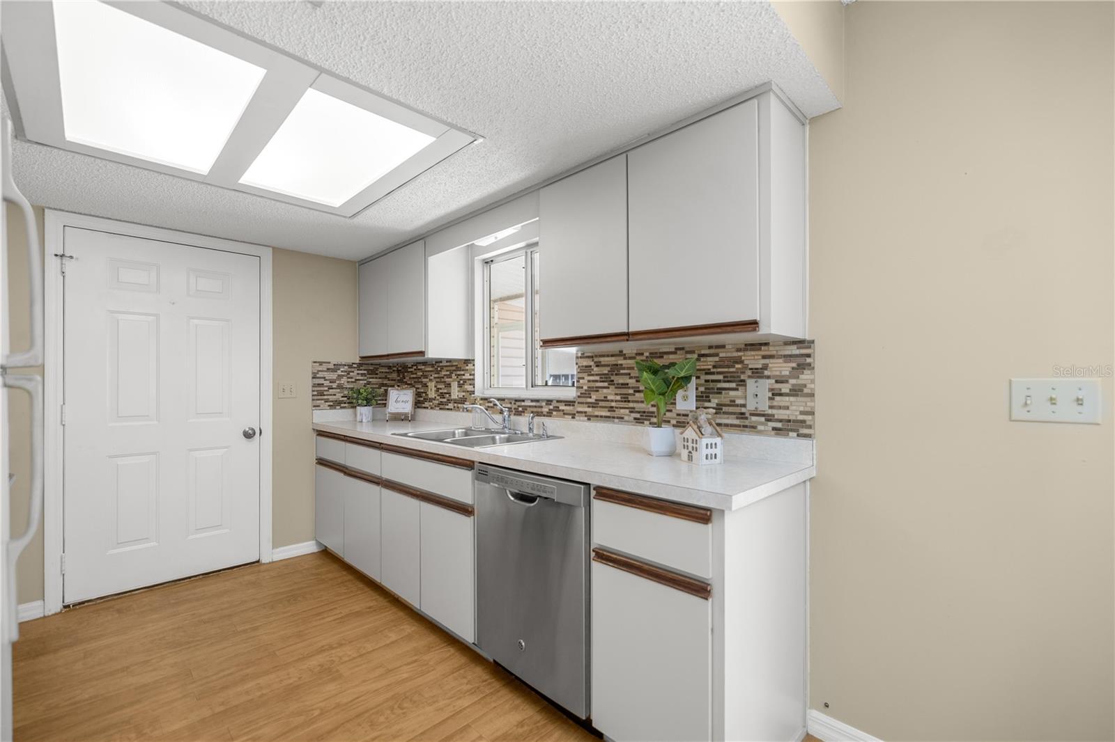 Image 11 of 40 For 6248 110th Street