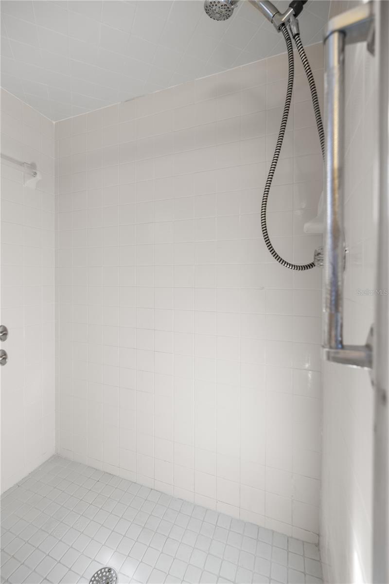 Image 21 of 40 For 6248 110th Street