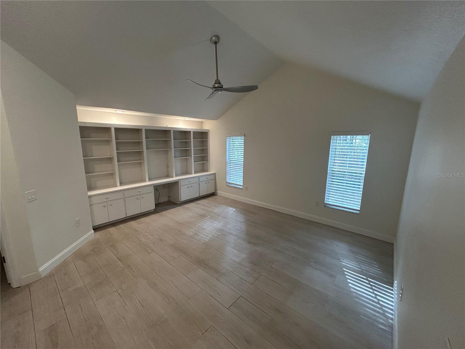 Image 9 of 32 For 8448 196th Avenue Road