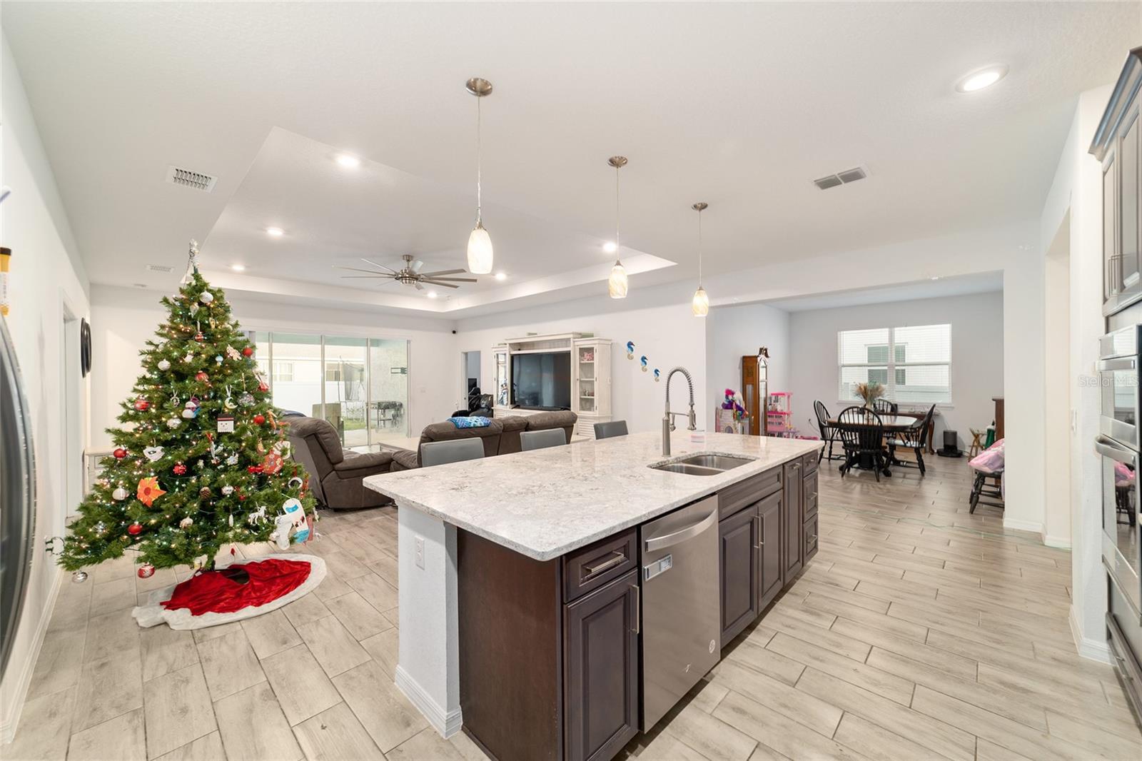 Image 17 of 35 For 6139 74th Court