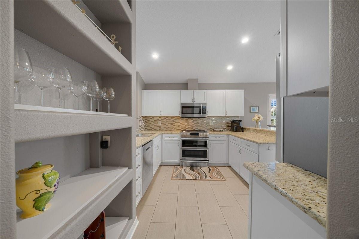 Listing photo id 9 for 11938 Blue Bayou Court 331