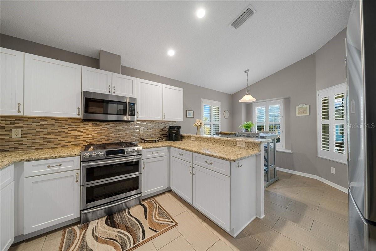 Listing photo id 10 for 11938 Blue Bayou Court 331