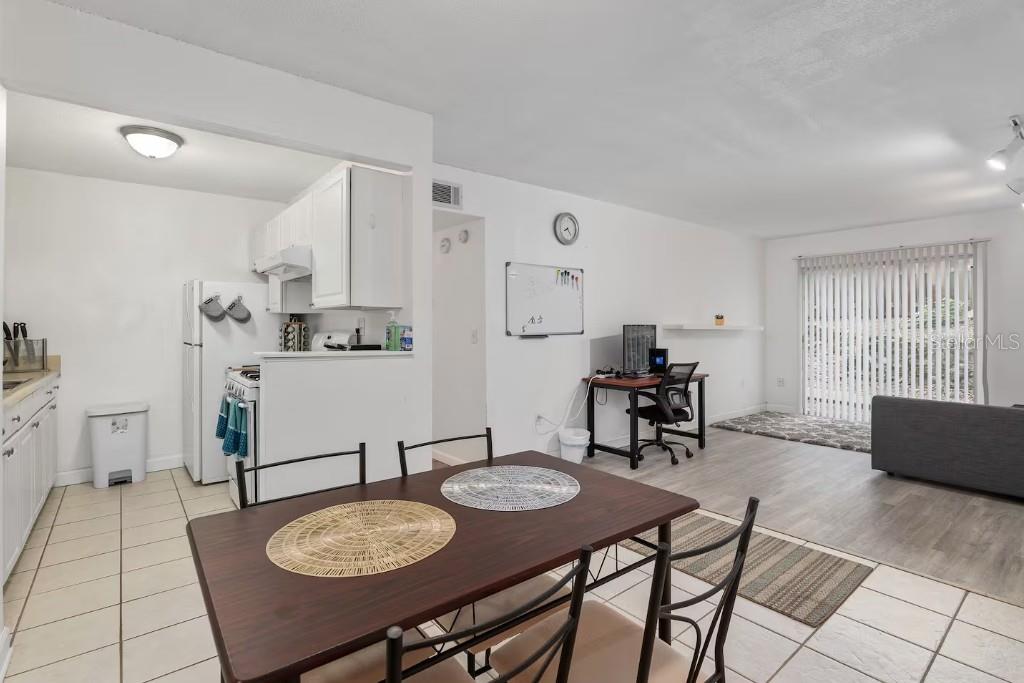 Image 7 of 11 For 1700 16th Court P6