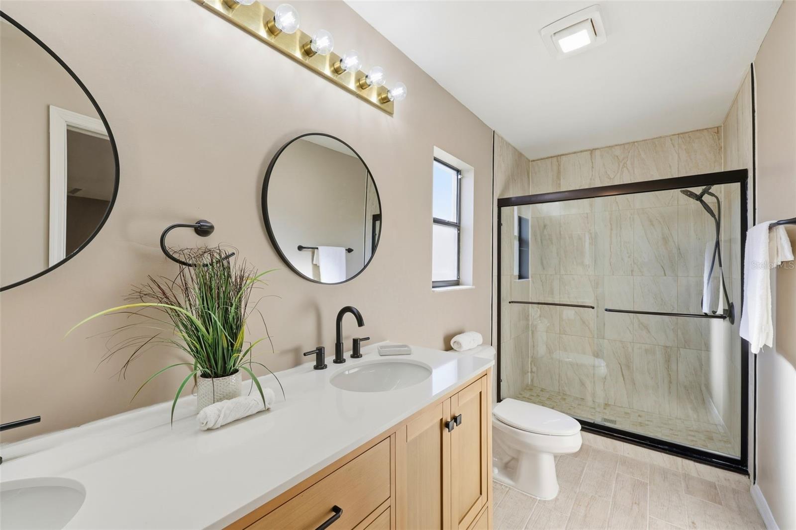 Image 18 of 33 For 6337 Lexington Drive