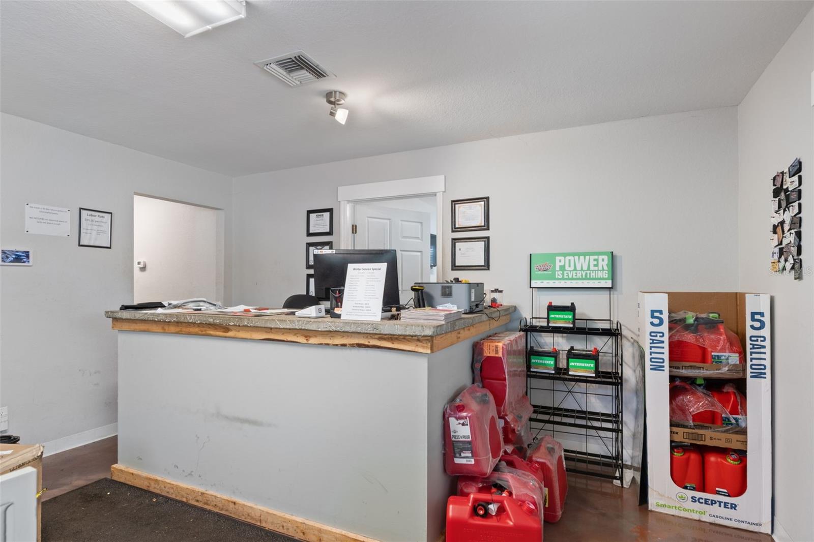 Image 13 of 45 For 3275 Florida Avenue