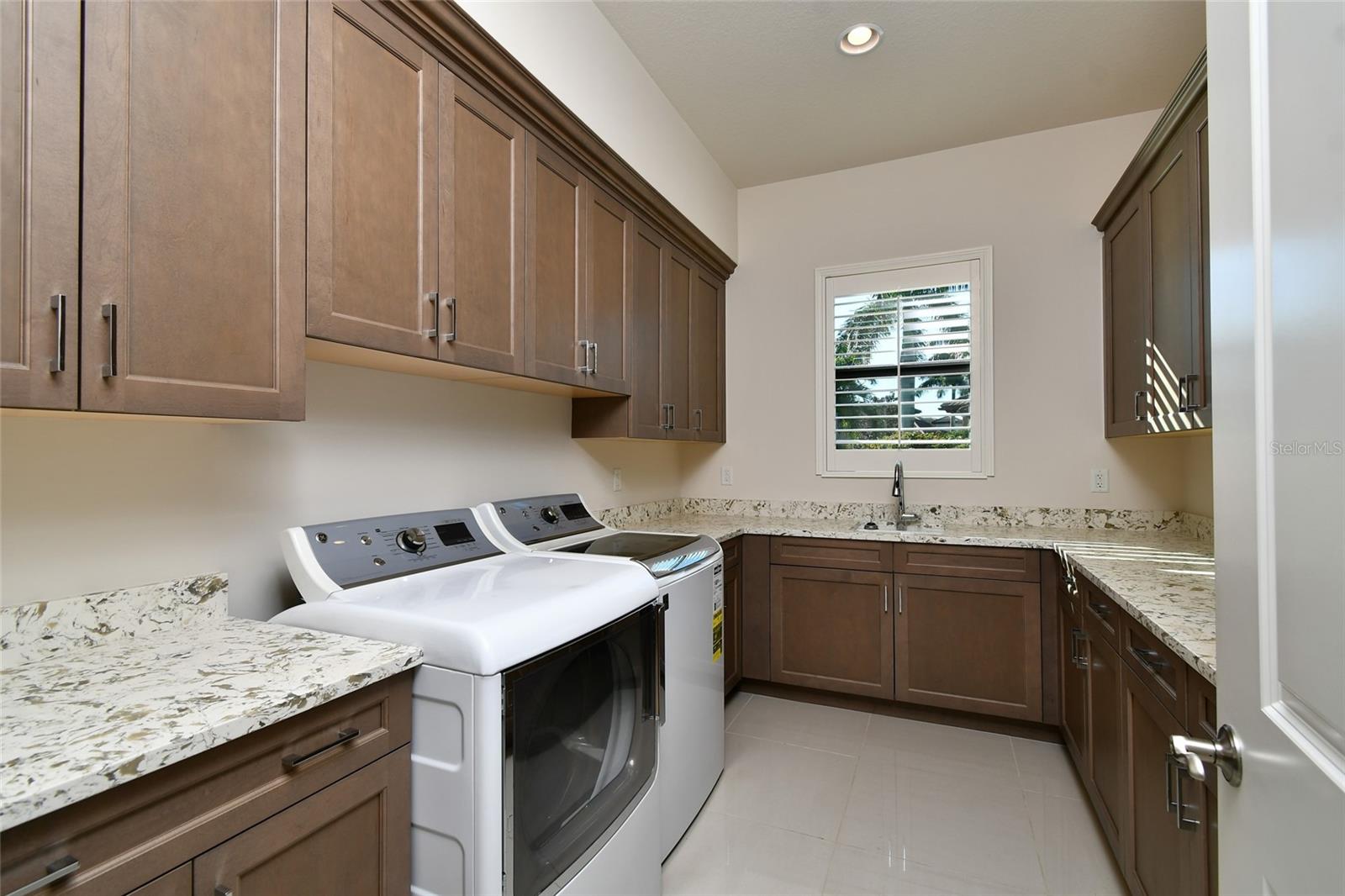 Image 11 of 52 For 6604 Costa Circle