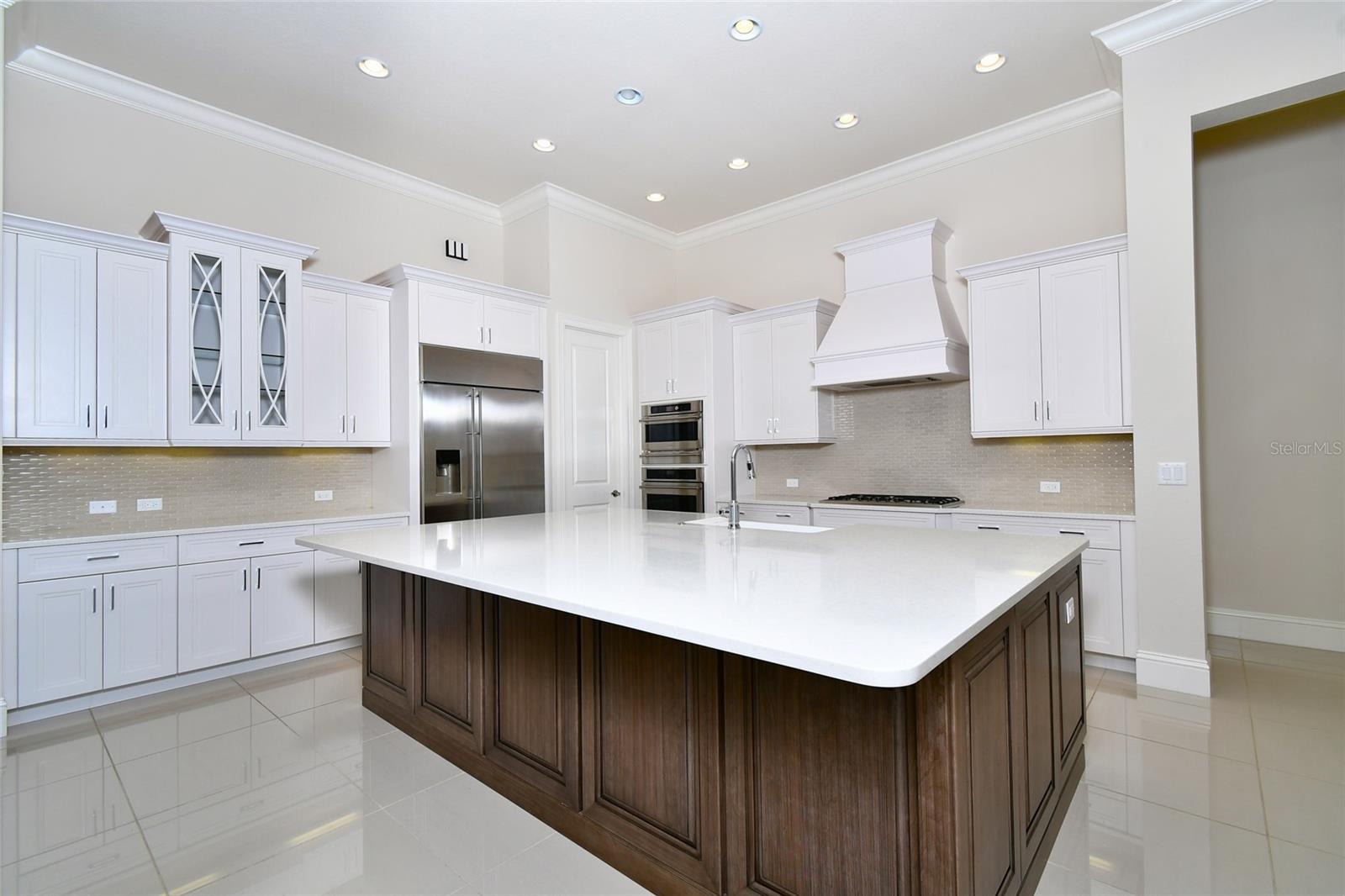 Image 13 of 52 For 6604 Costa Circle