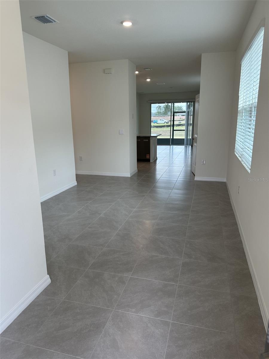 Image 4 of 40 For 4078 44 Street