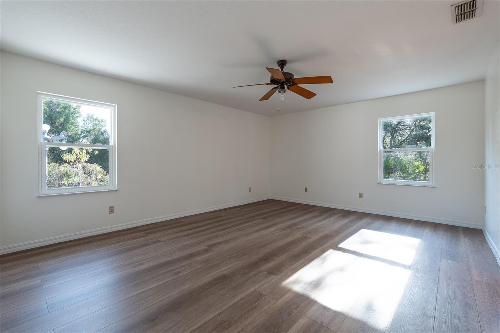 Image 17 of 55 For 17379 27th Court Road