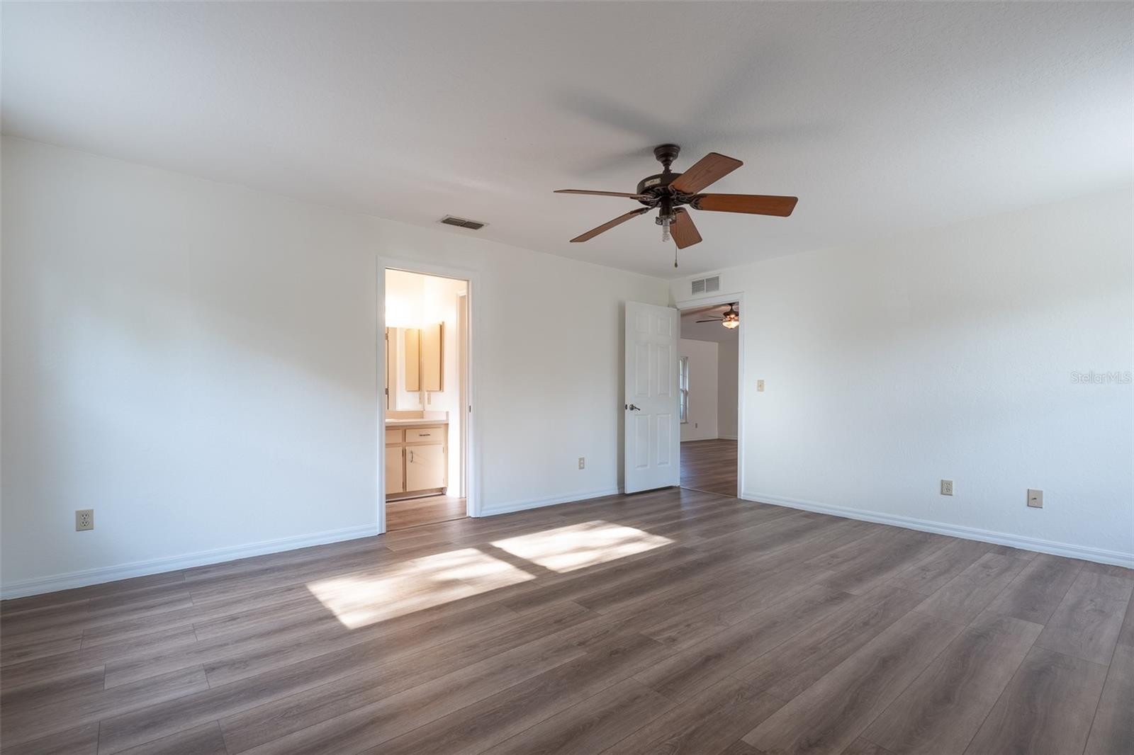 Image 18 of 55 For 17379 27th Court Road