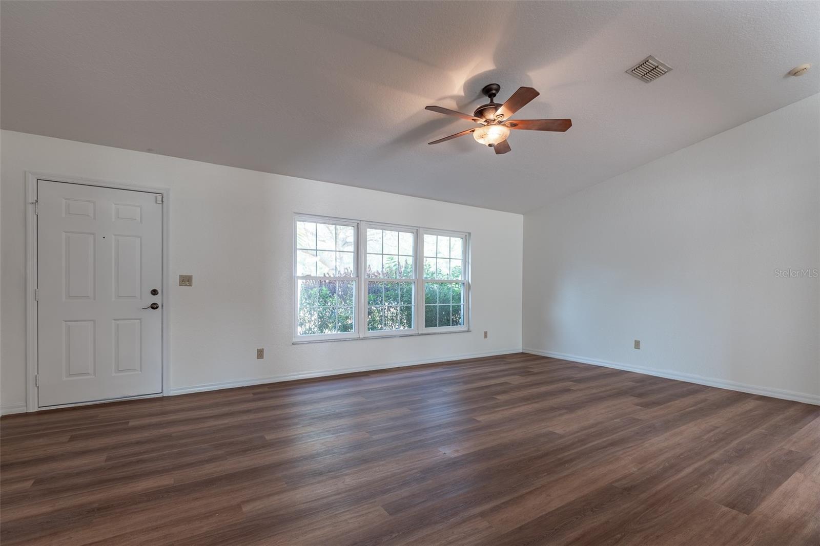 Image 4 of 55 For 17379 27th Court Road