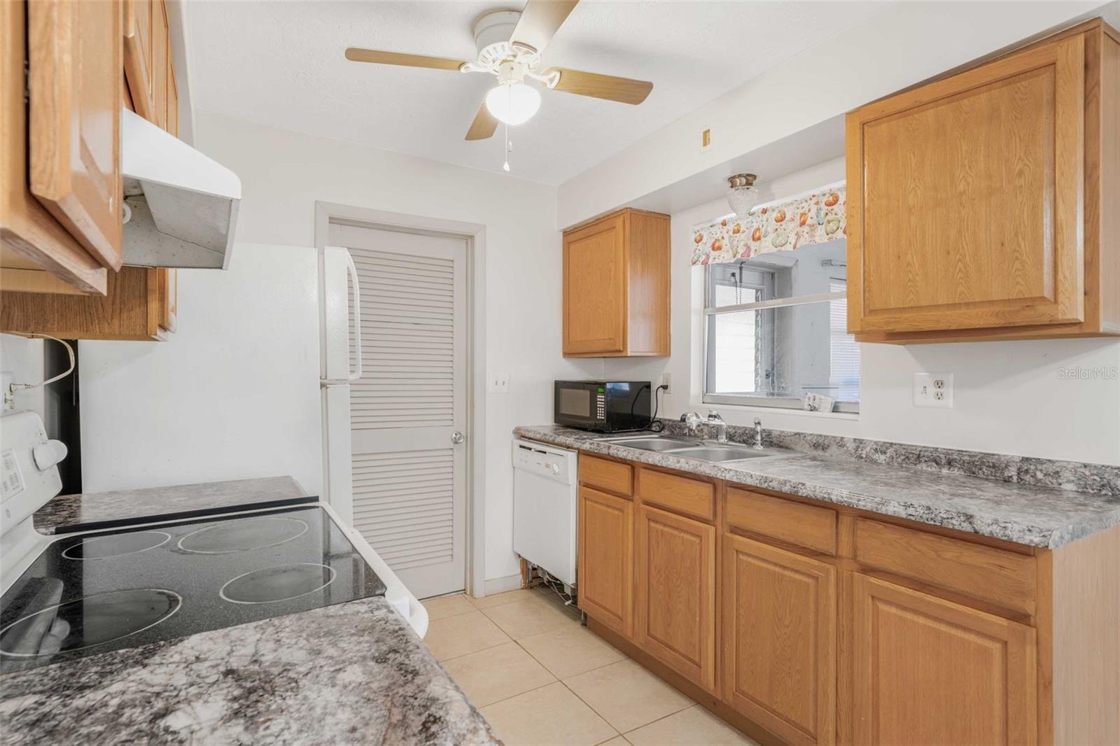 Image 12 of 56 For 76 Jefferson Street