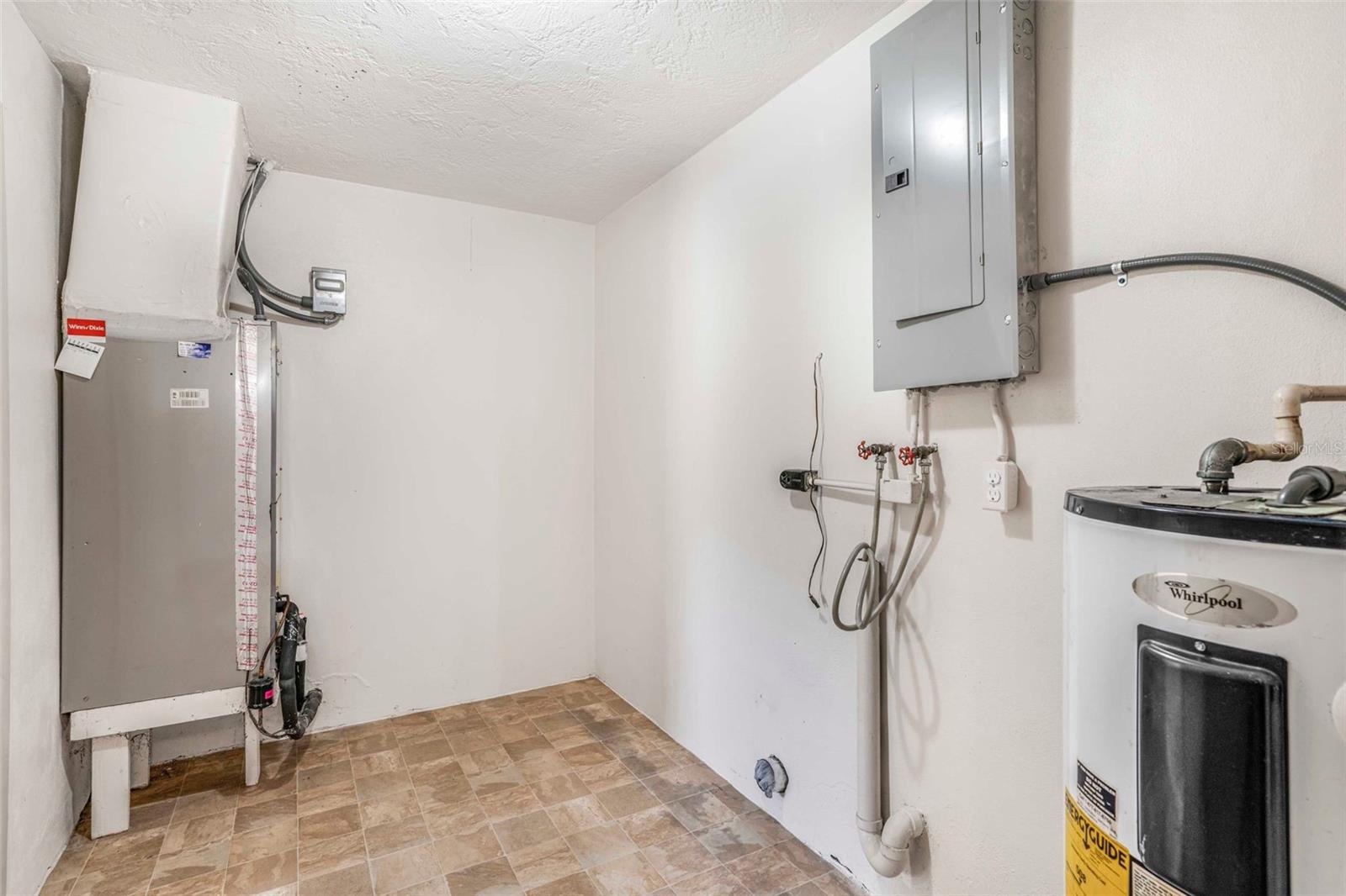 Image 25 of 56 For 76 Jefferson Street