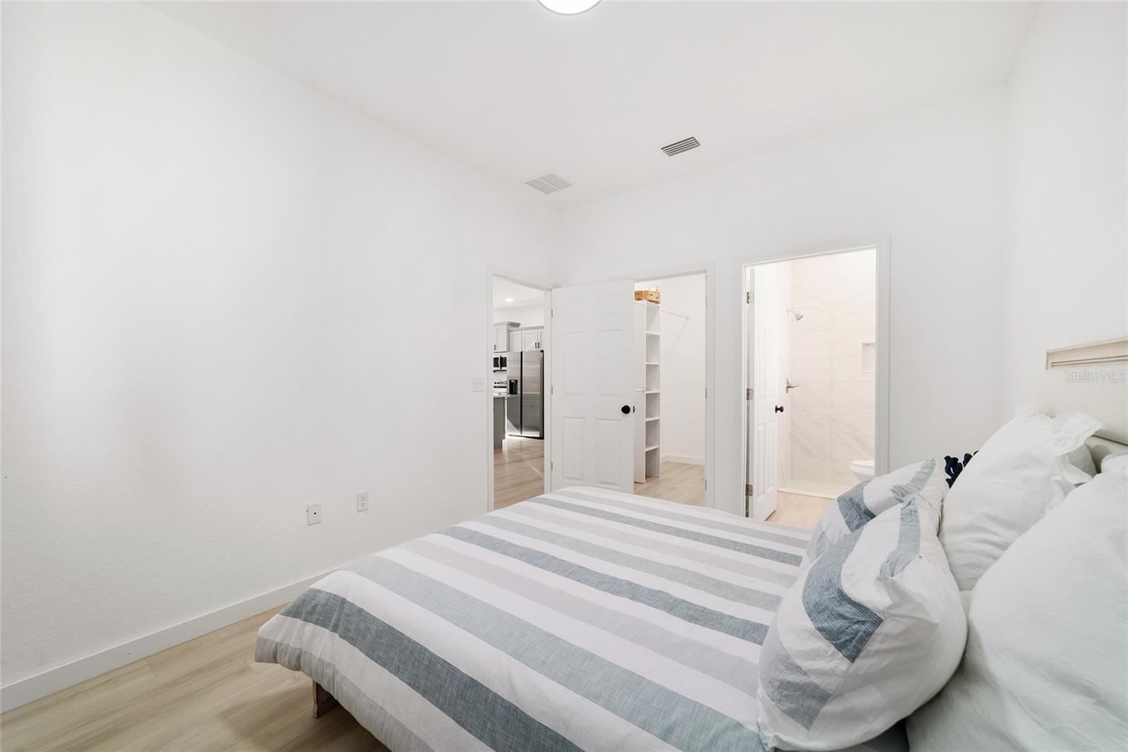 Image 25 of 42 For 6889 23rd Avenue