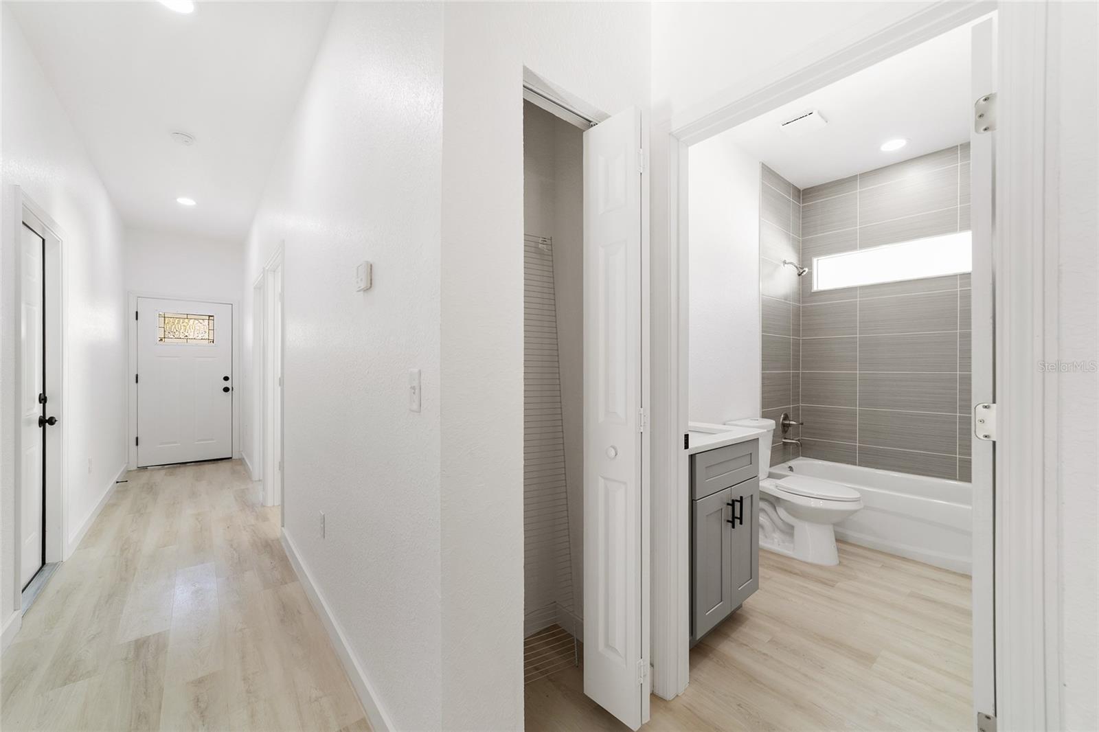 Image 31 of 42 For 6889 23rd Avenue