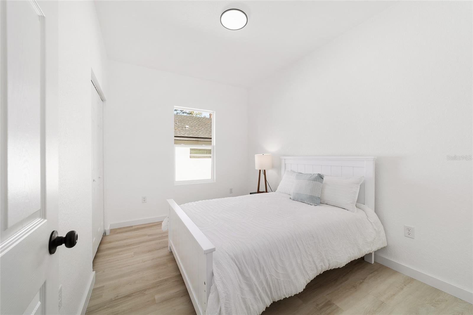 Image 36 of 42 For 6889 23rd Avenue