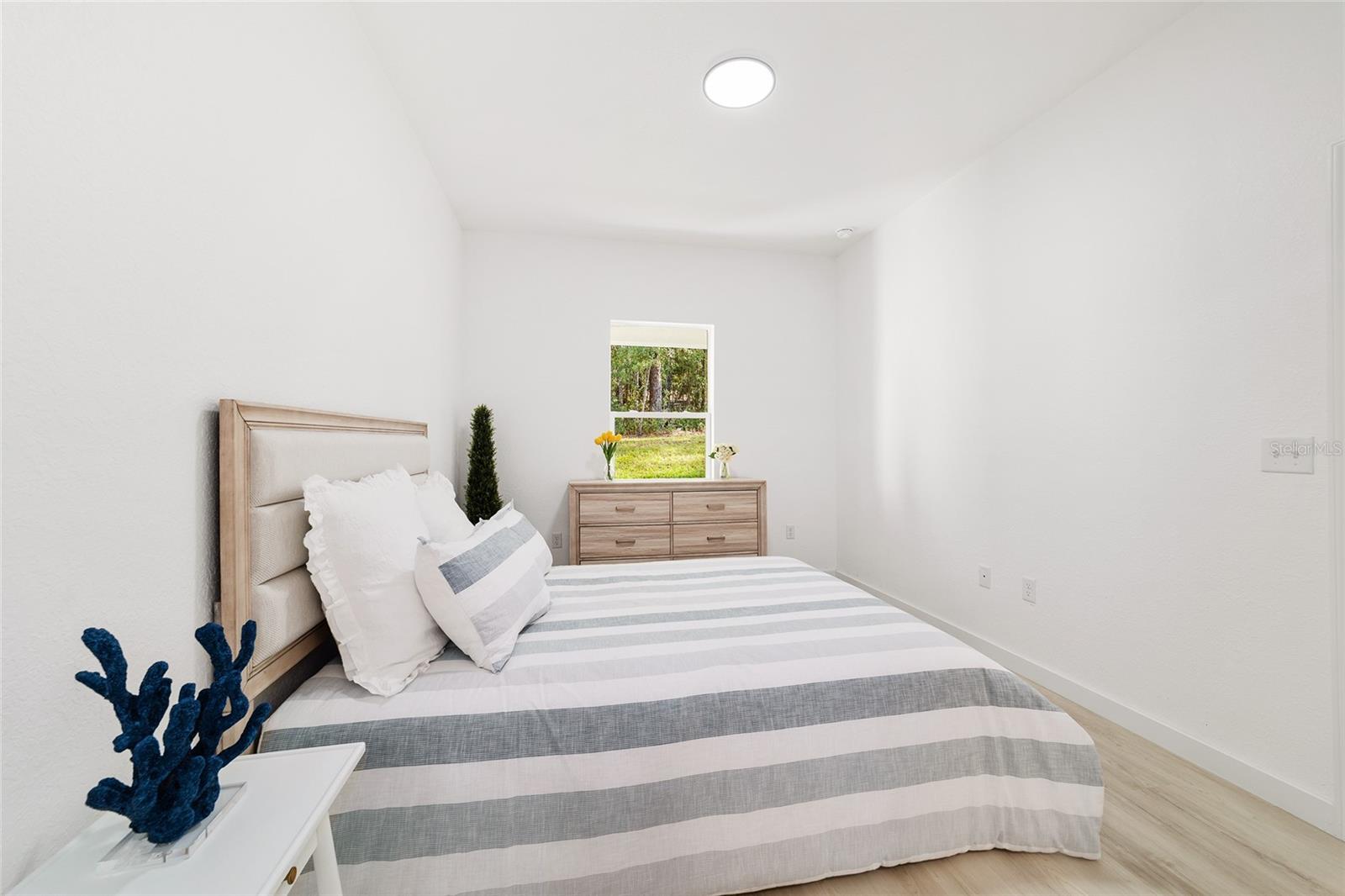 Image 27 of 44 For 6915 23rd Avenue