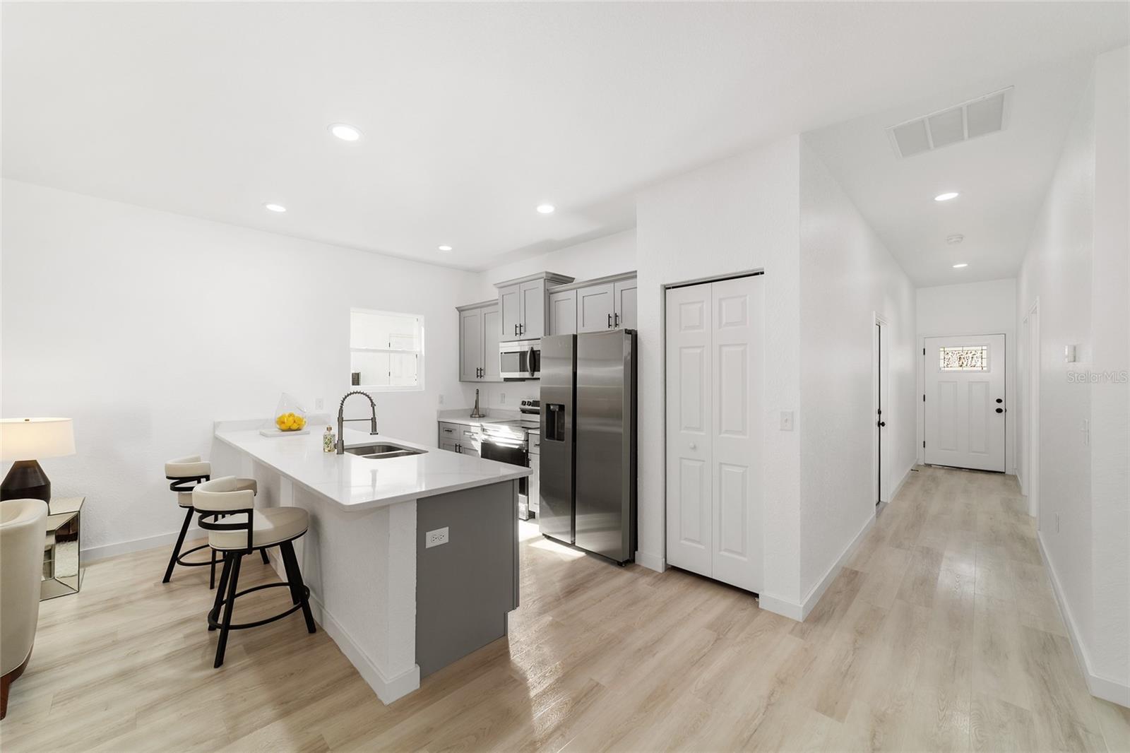 Image 14 of 39 For 6937 23rd Avenue