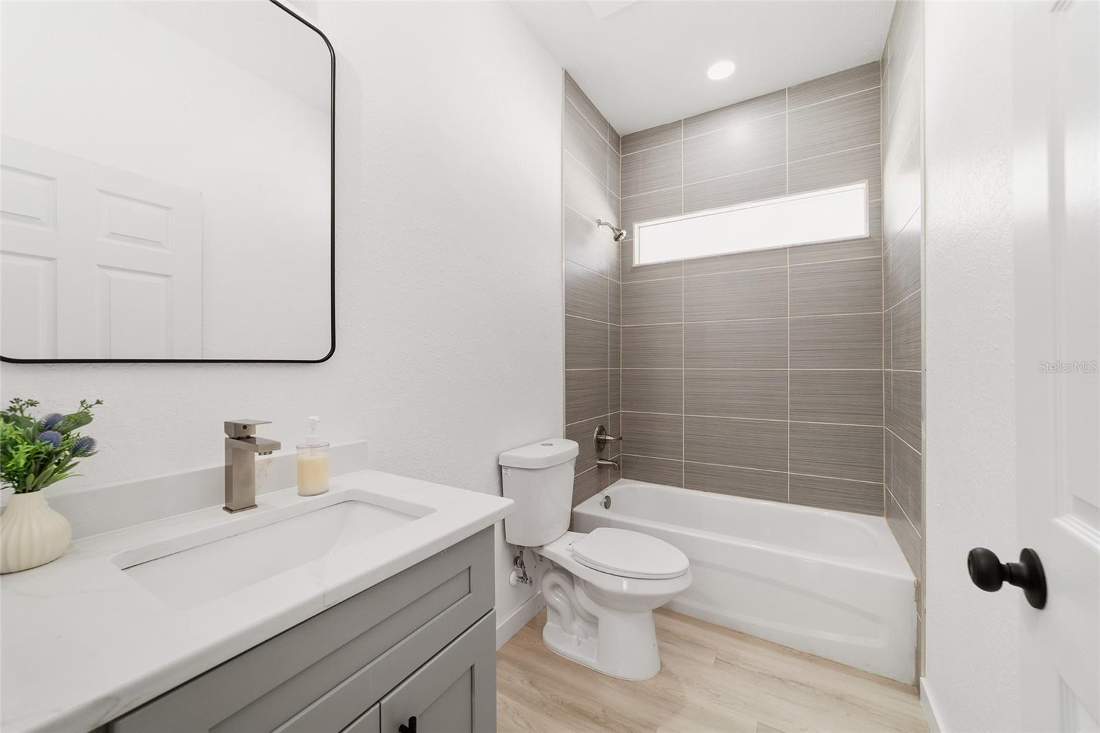 Image 27 of 39 For 6937 23rd Avenue